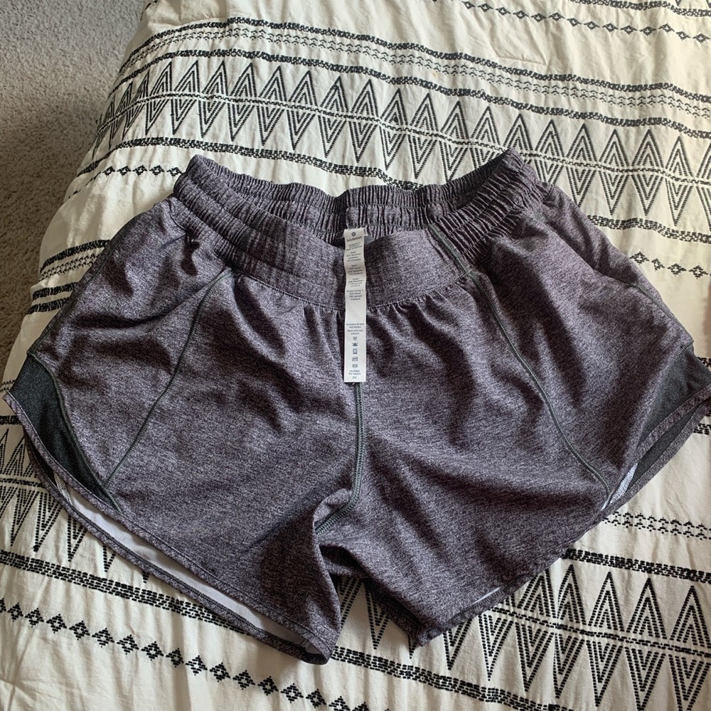 lululemon athletica hotty hot 4” shorts size 8tall